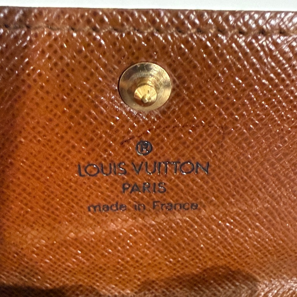 Louis Vuitton Authentic Key-Holder Louis Vuitton Unisex Key-Chain - Picture 7 of 14